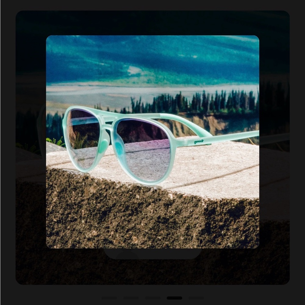 Gradient lenses Sunglasses with teal Frame